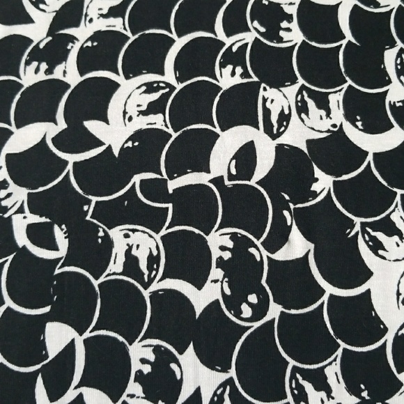 🔥 All $10 items 2/$15! // Short Sleeve Tee NWOT - Picture 2 of 3